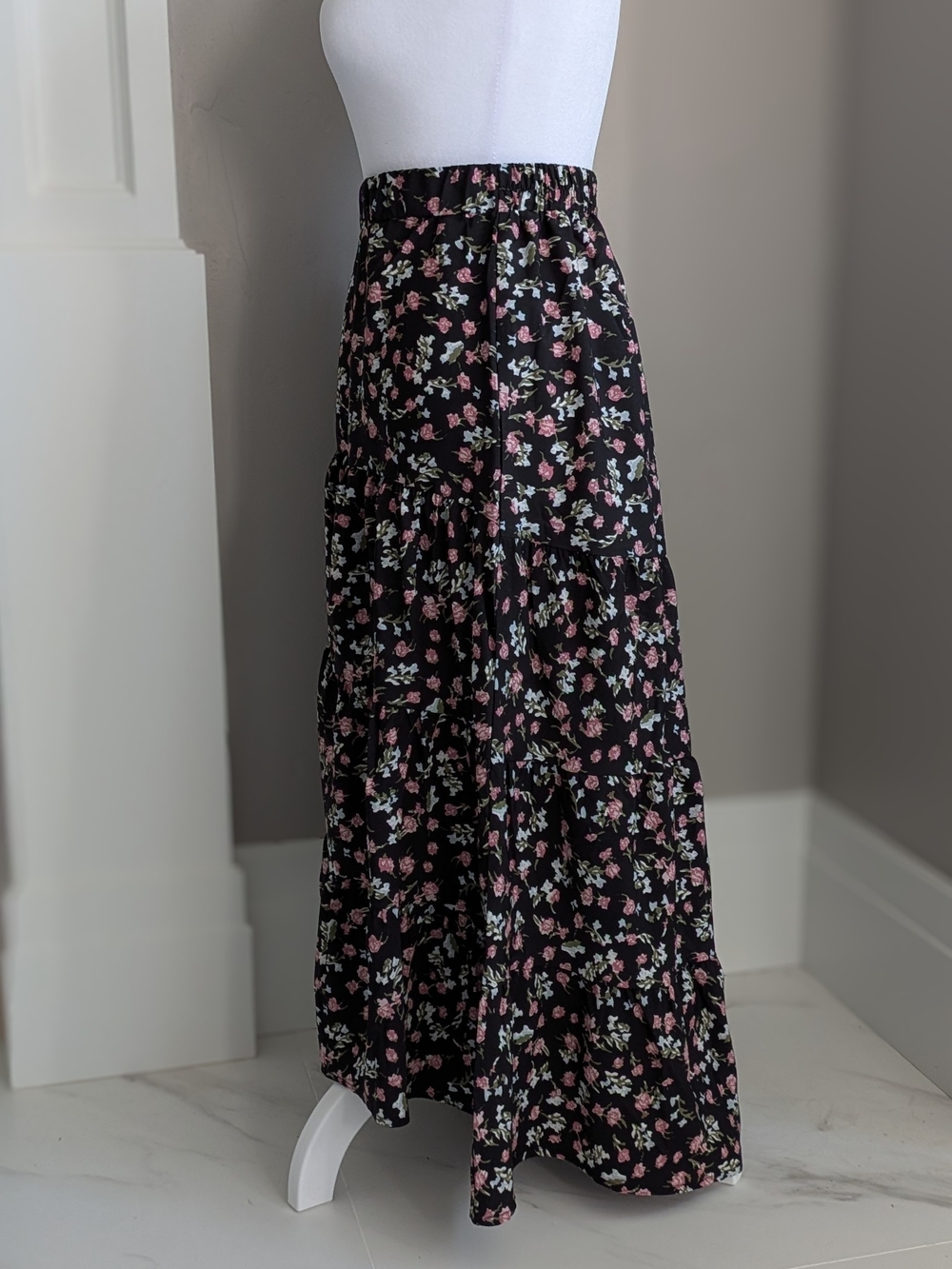 Floral High-Low Tiered Skirt in Black with Pink Flowers - Picture 3 of 7